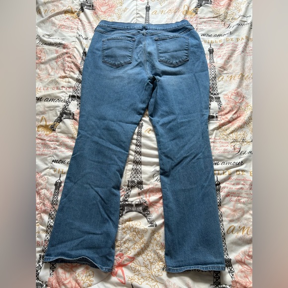 Old Navy plus size jeans - Picture 2 of 2